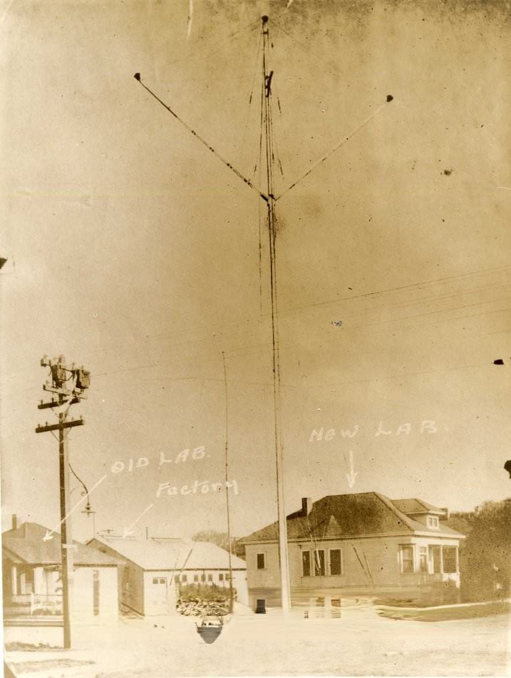 Federal Telegraph laboratory in Palo Alto, 1913