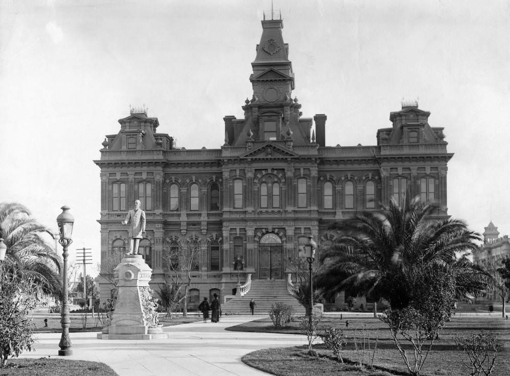 Main entrance to City Hall, 1860s