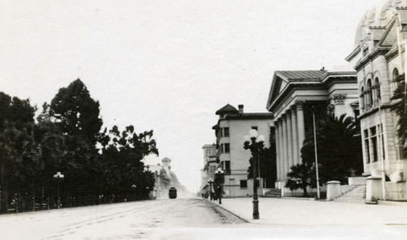 Street scene showing stately buildings, San Jose, 1910