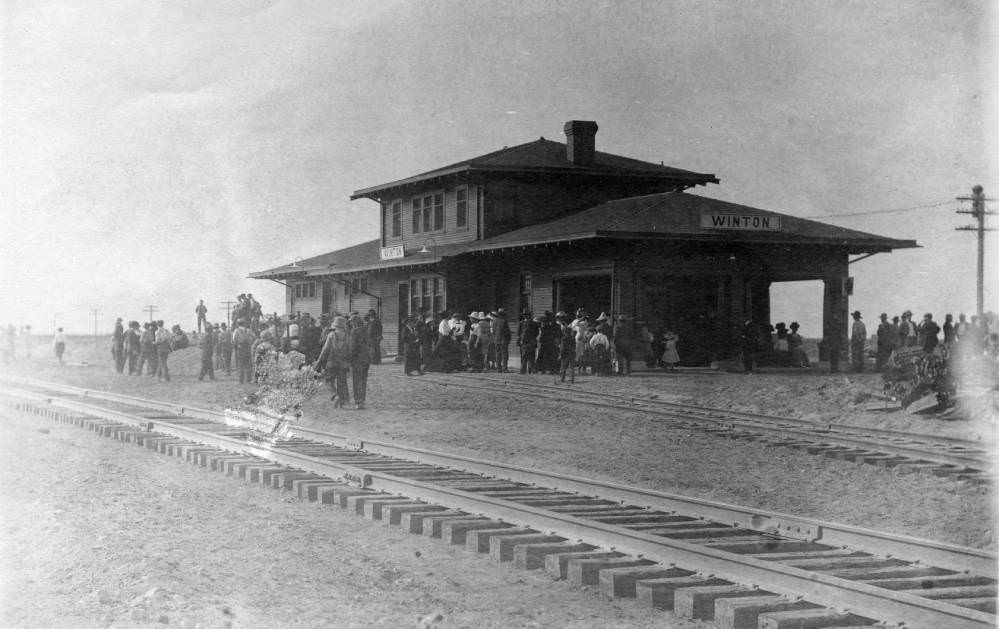 Winton train depot, Merced County, 1913