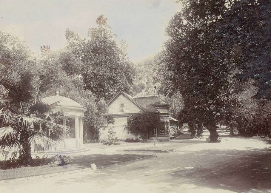 Alum Rock Mineral Springs in San Jose, 1900