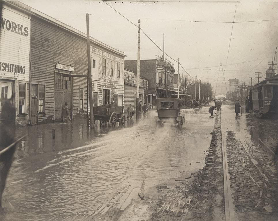 West Santa Clara Street after flood, 1911