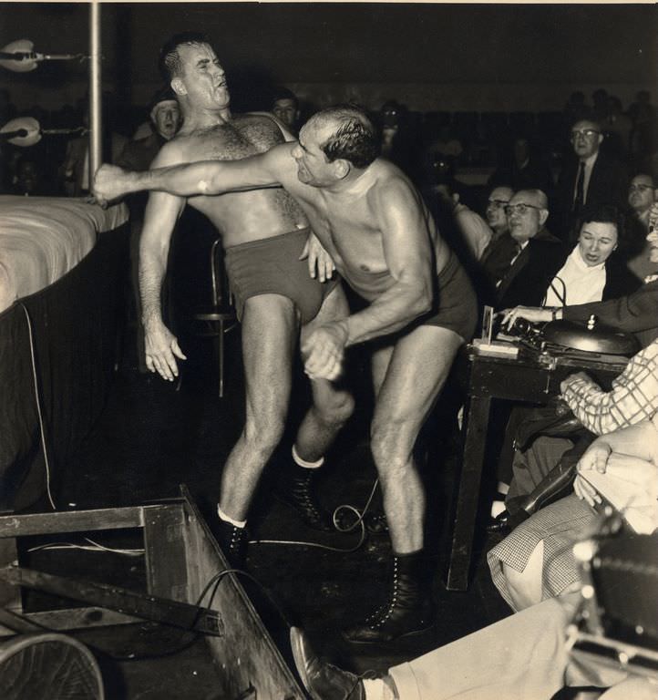Elbow Smash, 1947