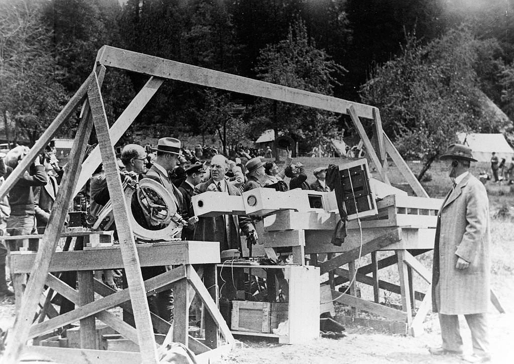 Watching a solar eclipse in Camptonville, 1930