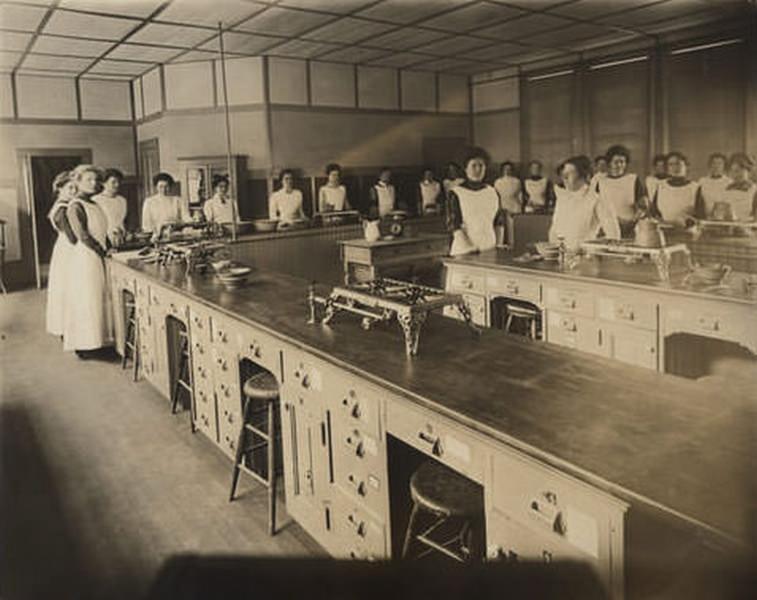 Normal Cooking Class, San Jose State Normal School, 1913