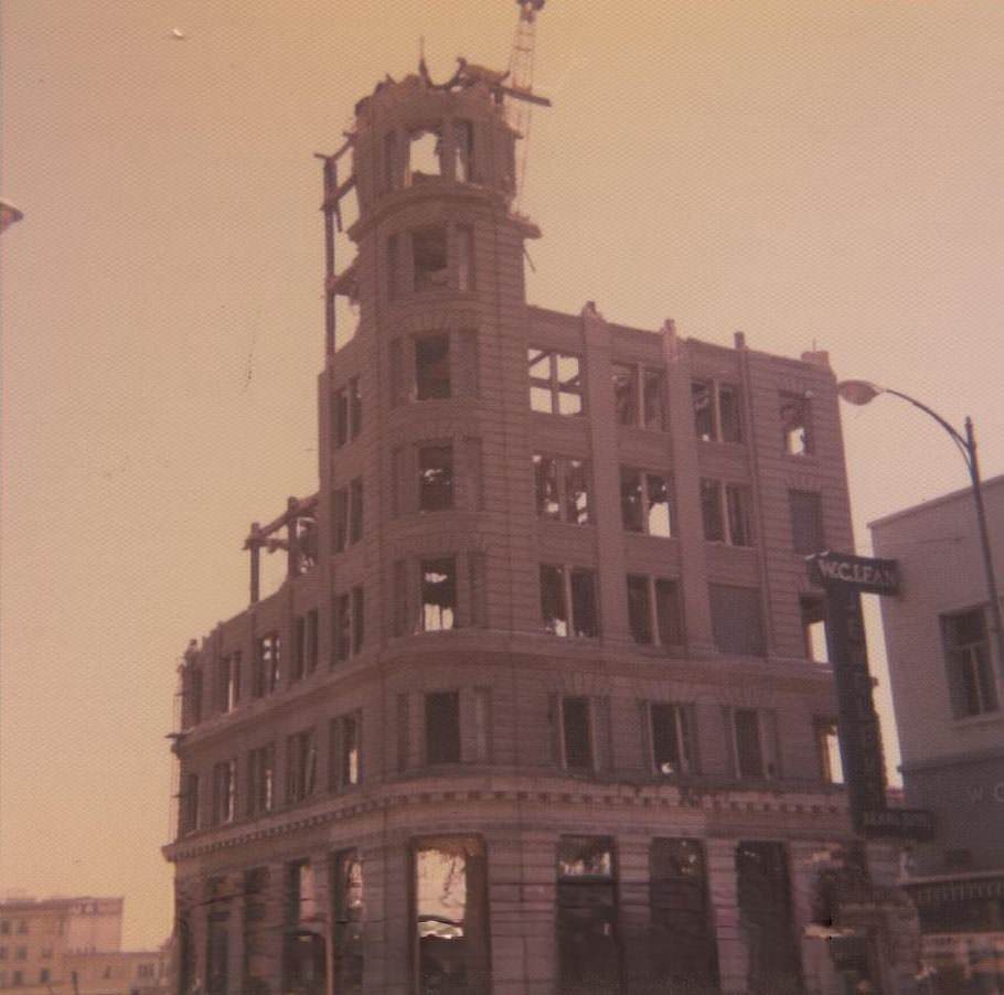 Demolition of the Wells Fargo Building, 1937