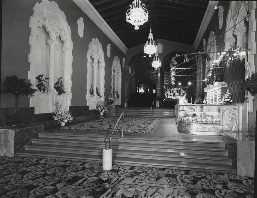 Beautiful interior of the Fox California Theatre, San Jose, 1957