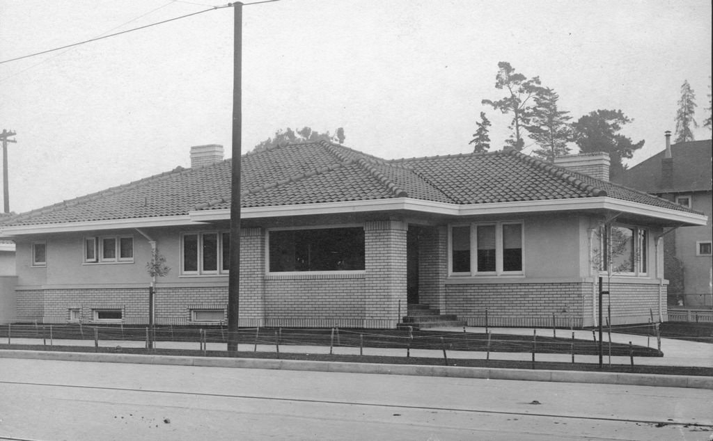 Corner of 13th and Santa Clara Streets, a View of House from the Road, 1910