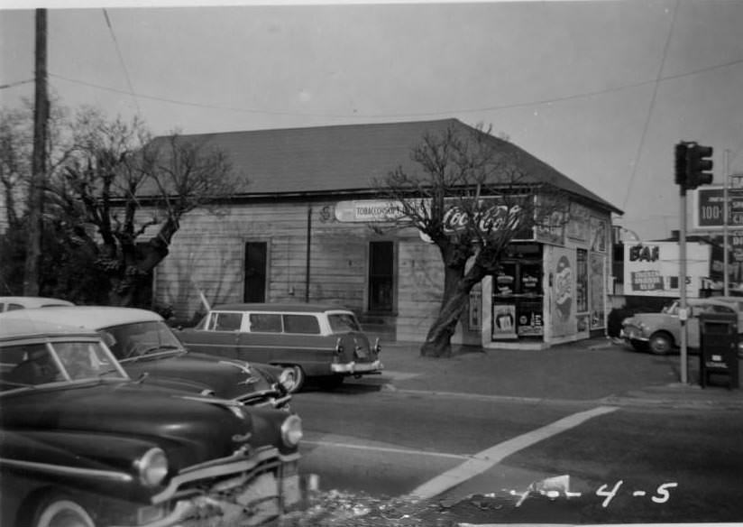 Saratoga Saloon at San Carlos Street and Meridian Avenue, 1940s