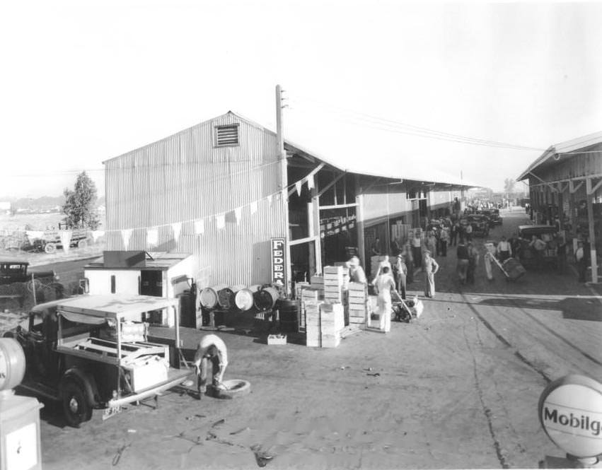 Grower's Market at 7th and Taylor Streets, 1937