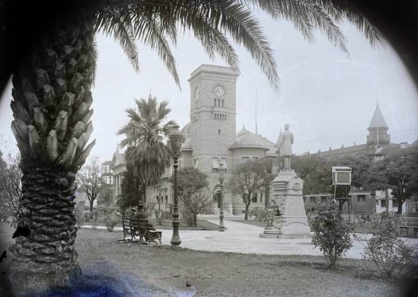 Old City Hall, Cogswell monument, 1906