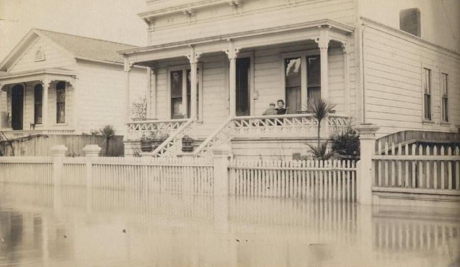 Flooded 380 Park Avenue, 1911