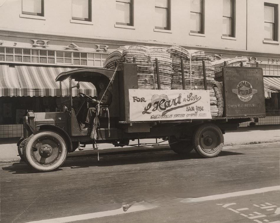 Load of mattresses for L. Hart & Son, 1930
