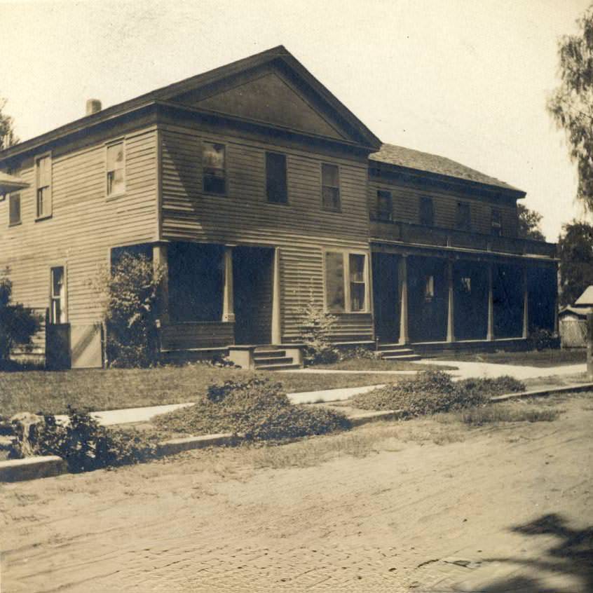 Female Institute, 1917