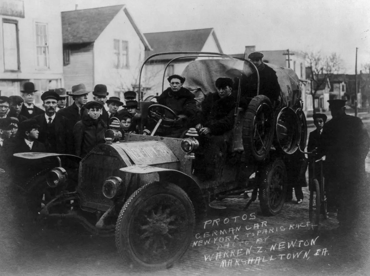 Hans Koeppen drives the German Protos through Marshalltown, Pennsylvania.