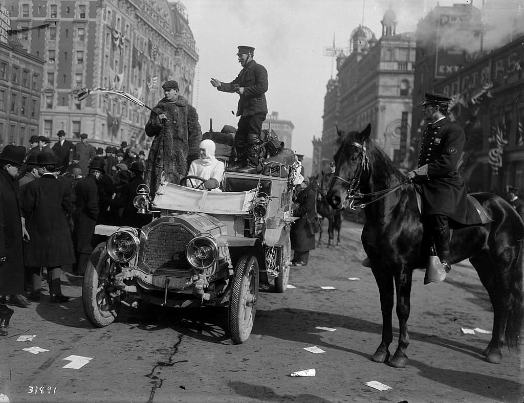 The Thomas Flyer automobile at the start of the around the world 'New York to Paris' auto race, The Thomas Flyer eventually won the contest.