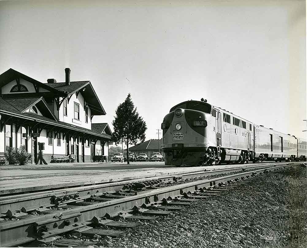 The westbound Spokane, Portland and Seattle Railway train at Vancouver, 1951.