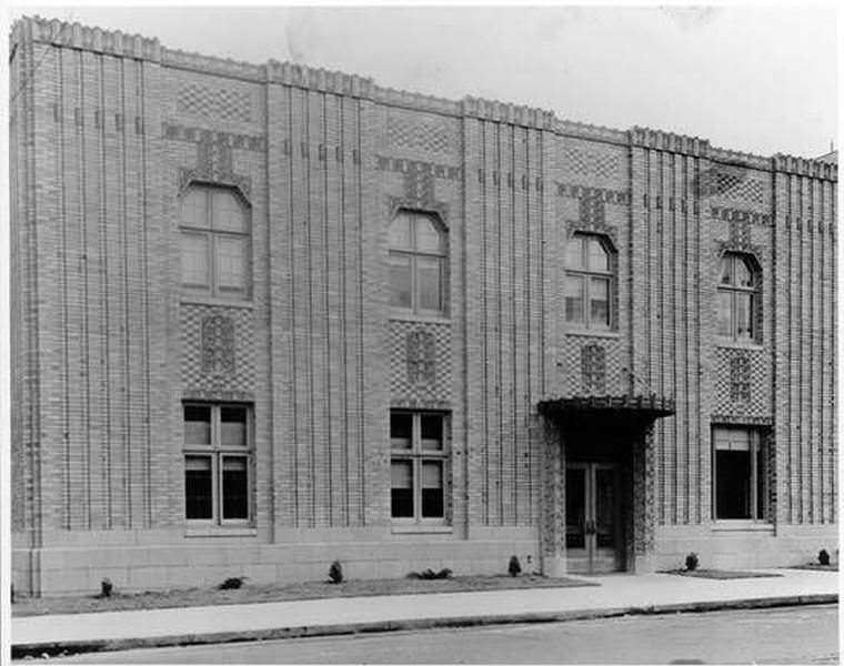 The Vancouver office of the Pacific Telephone Company. Located on 11th and Washington Street, 1911