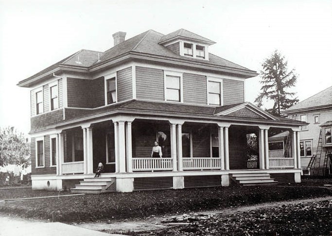 The A.M. Blaker home located at 408 W. 9th Street in Vancouver, 1904