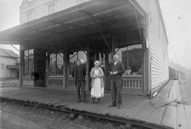 Mr. and Mrs. A.L. Brougher with Worth Coulson, 1935