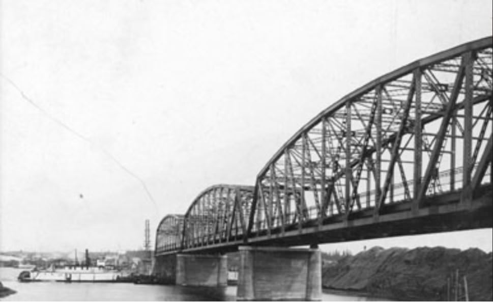 Ferry Alongside the Interstate Bridge, 1915