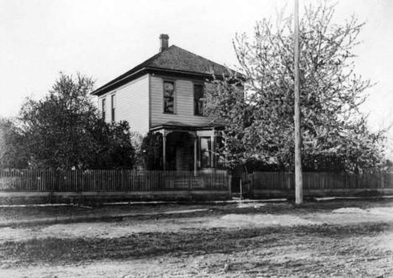 The Henrichsen home located on 16th Street between Broadway and Main Streets, 1940s