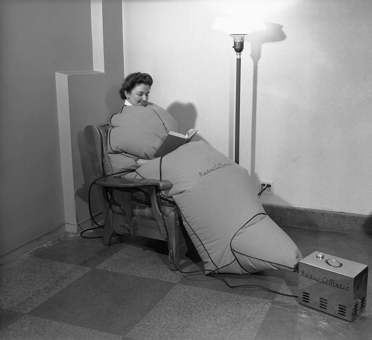 portable sauna, known as the Reduc-o-matic, became popular in the 1940s. It was believed to melt fat.