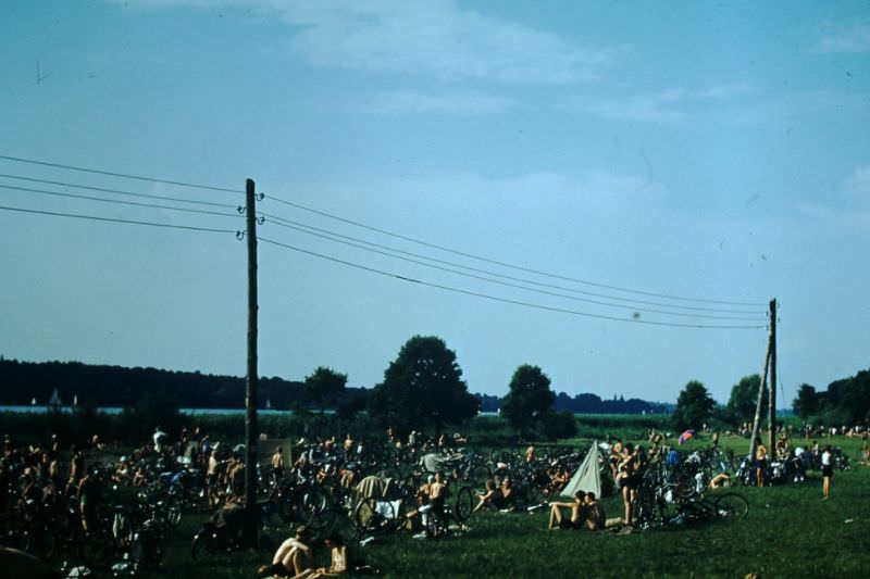 Crowds at Wannsee