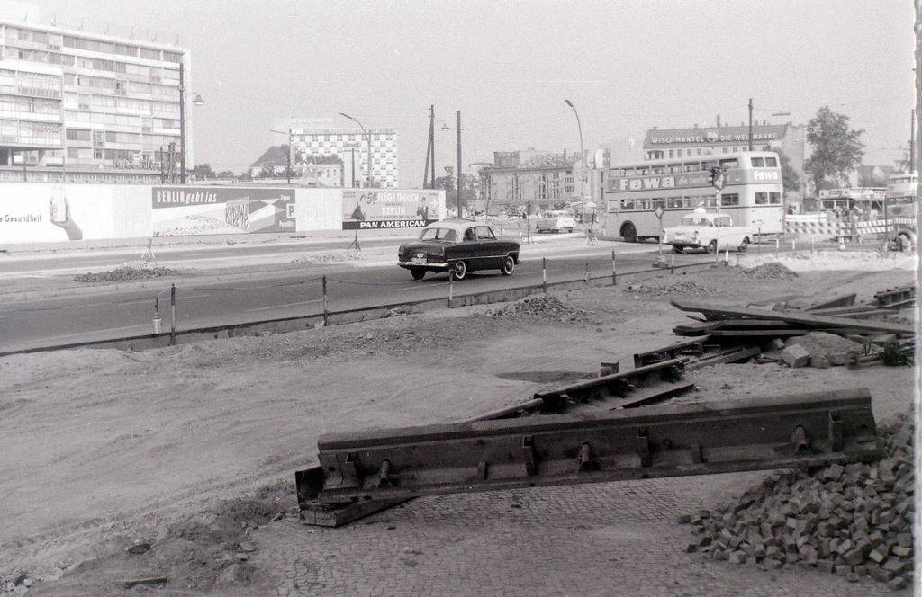 Scene somewhere near the Zoo in West Berlin.