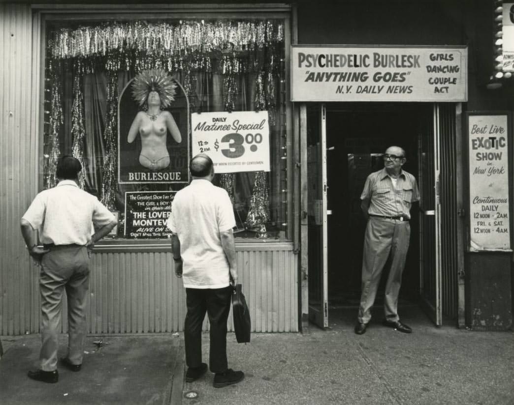 Selling Sex in New York City: Advertisements of Clubs, Peep Shows and Cheap Thrills on 42nd Street, 1970s and 1980s