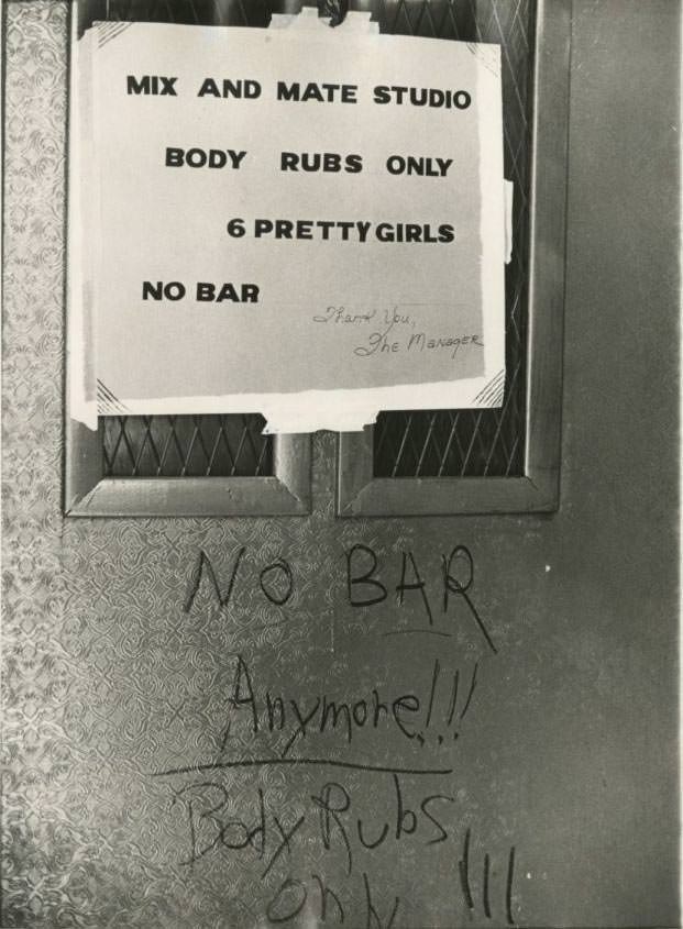 Selling Sex in New York City: Advertisements of Clubs, Peep Shows and Cheap Thrills on 42nd Street, 1970s and 1980s