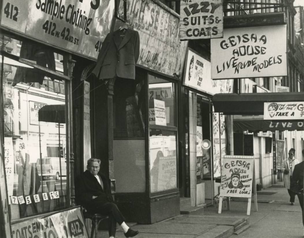 Selling Sex in New York City: Advertisements of Clubs, Peep Shows and Cheap Thrills on 42nd Street, 1970s and 1980s