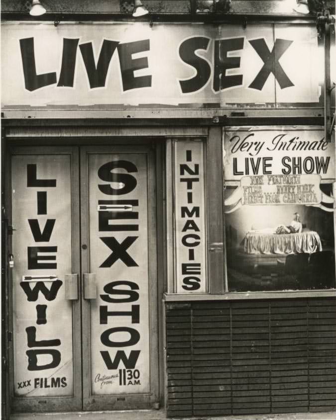 Selling Sex in New York City: Advertisements of Clubs, Peep Shows and Cheap Thrills on 42nd Street, 1970s and 1980s