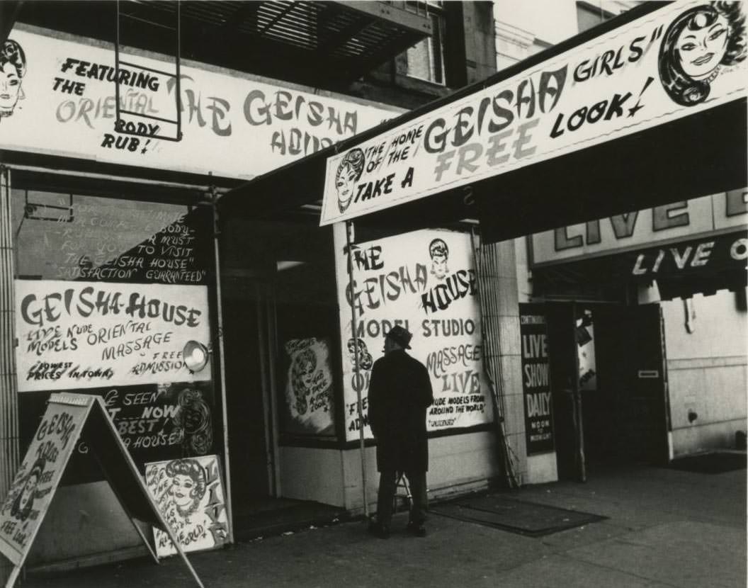 Selling Sex in New York City: Advertisements of Clubs, Peep Shows and Cheap Thrills on 42nd Street, 1970s and 1980s