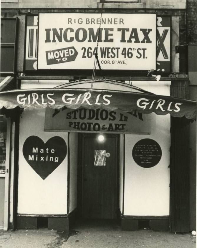 Selling Sex in New York City: Advertisements of Clubs, Peep Shows and Cheap Thrills on 42nd Street, 1970s and 1980s