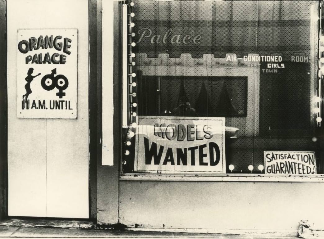 Selling Sex in New York City: Advertisements of Clubs, Peep Shows and Cheap Thrills on 42nd Street, 1970s and 1980s