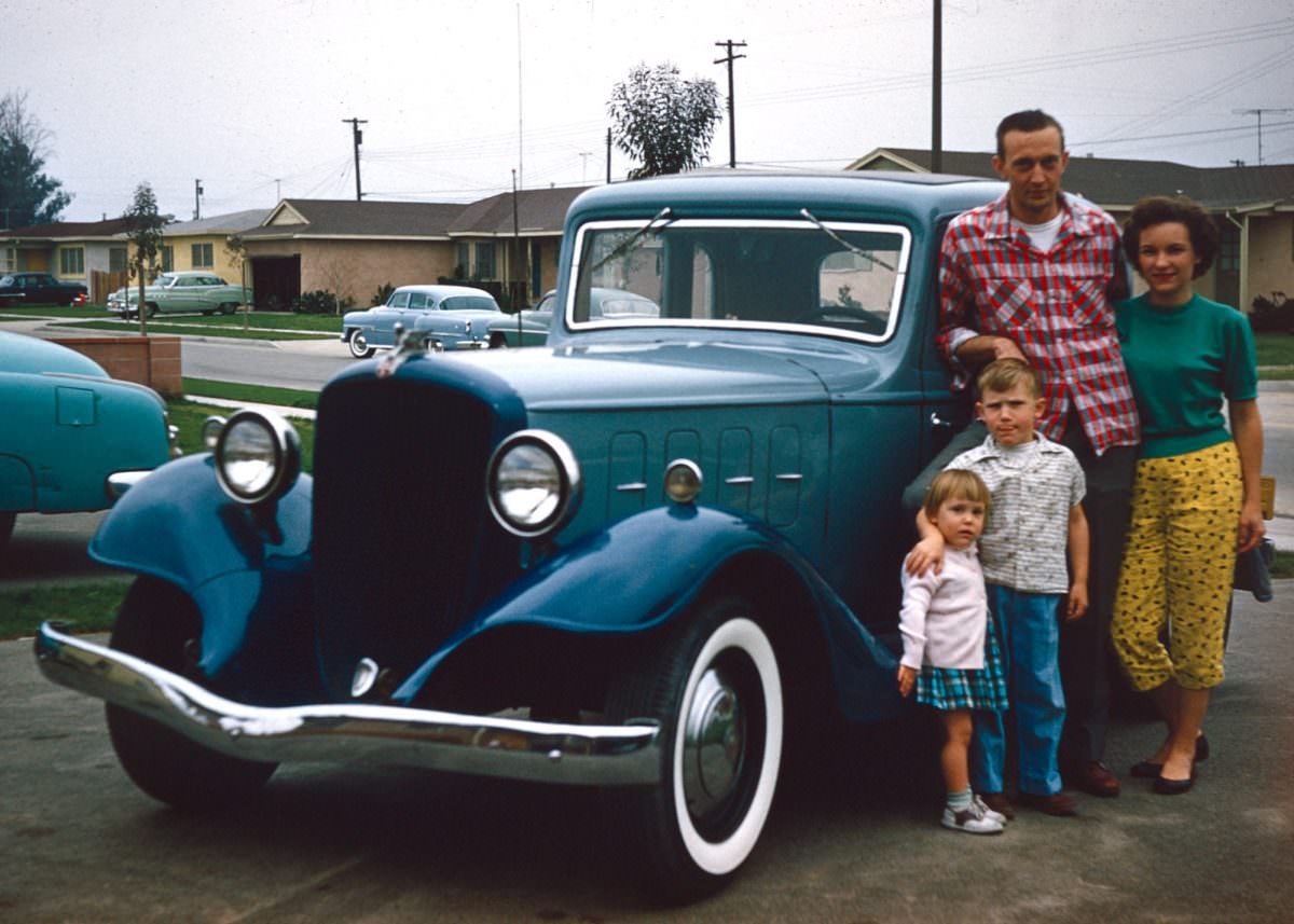 Fabulous Kodachrome Photos Show a Boy Growing up in the 1950s California