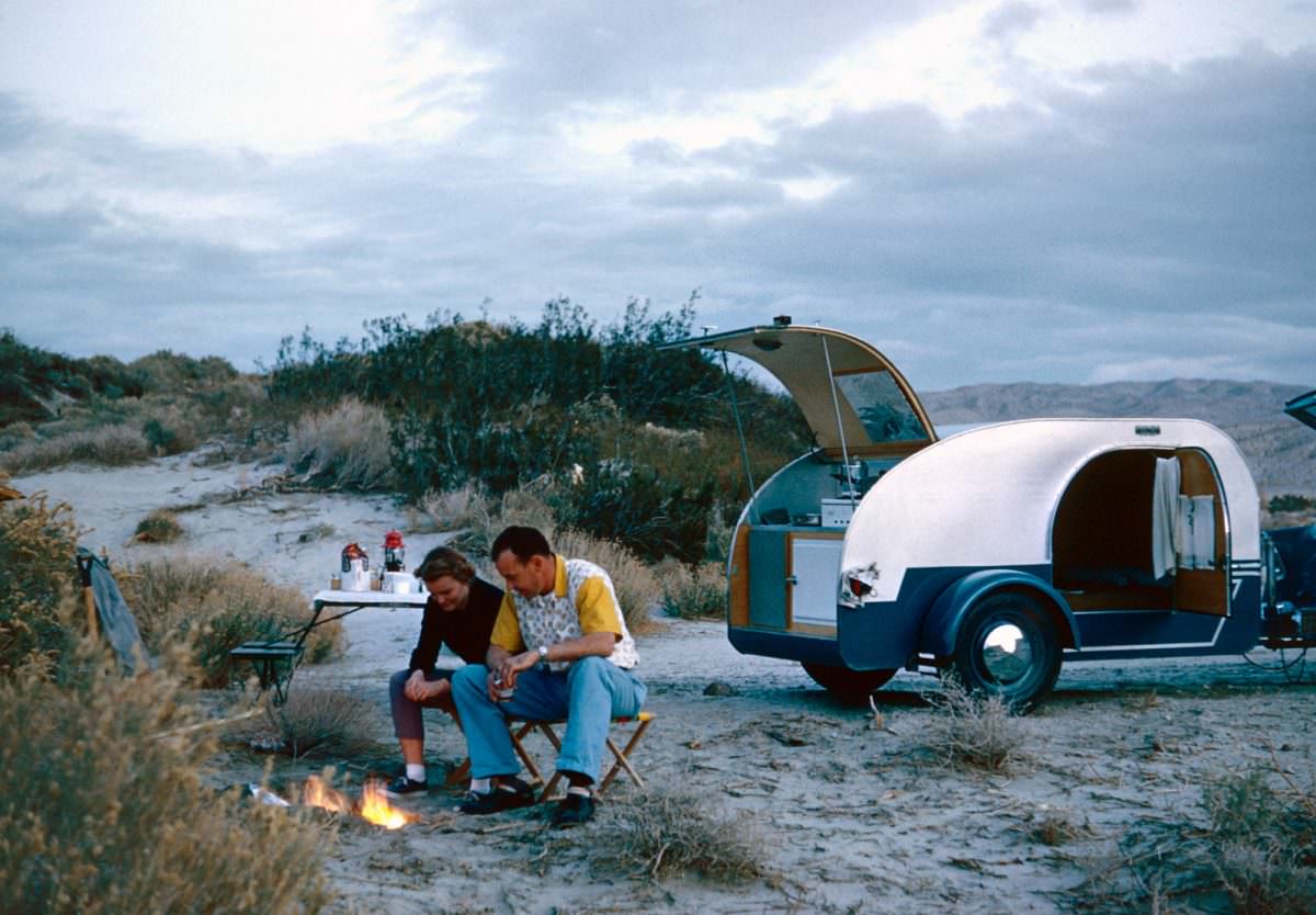 Fabulous Kodachrome Photos Show a Boy Growing up in the 1950s California