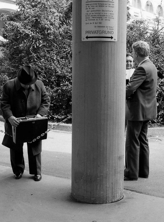 Street Life of Amsterdam in 1981 Through the Lens of Simon Nowicki