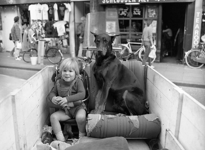 Street Life of Amsterdam in 1981 Through the Lens of Simon Nowicki