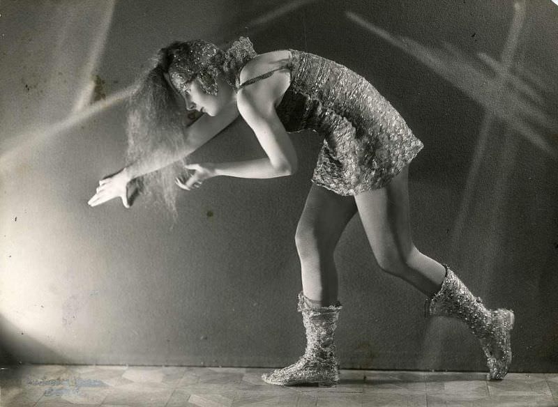 Beautiful Ladies in Stunning Costumes from Berlin 1928 Carnival