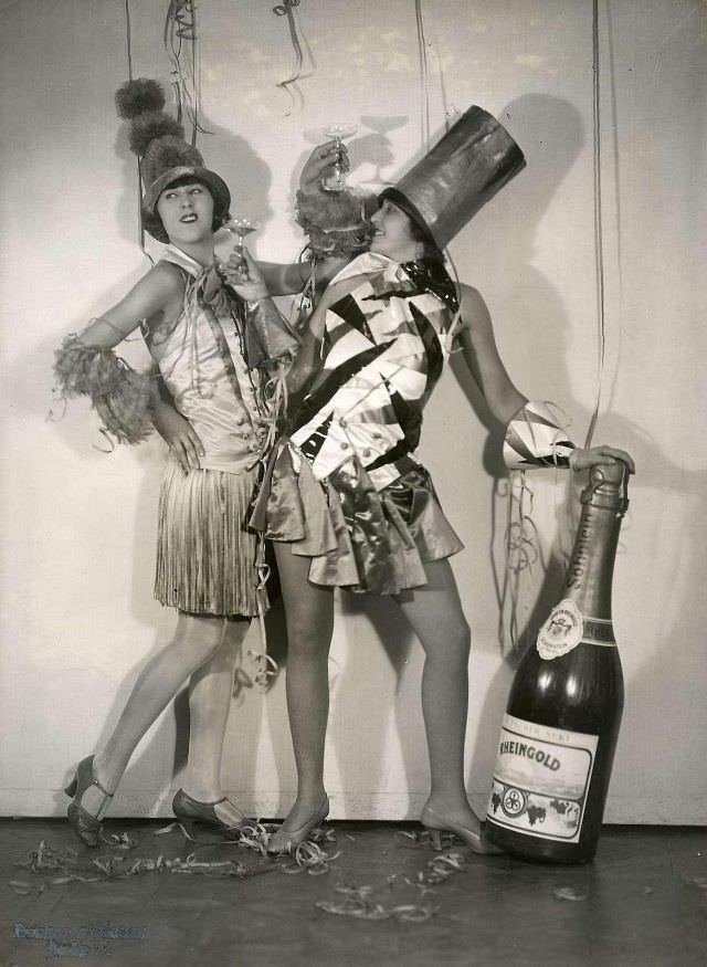 Beautiful Ladies in Stunning Costumes from Berlin 1928 Carnival