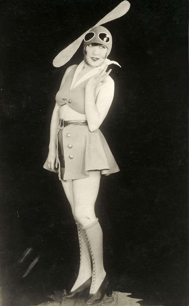 Beautiful Ladies in Stunning Costumes from Berlin 1928 Carnival