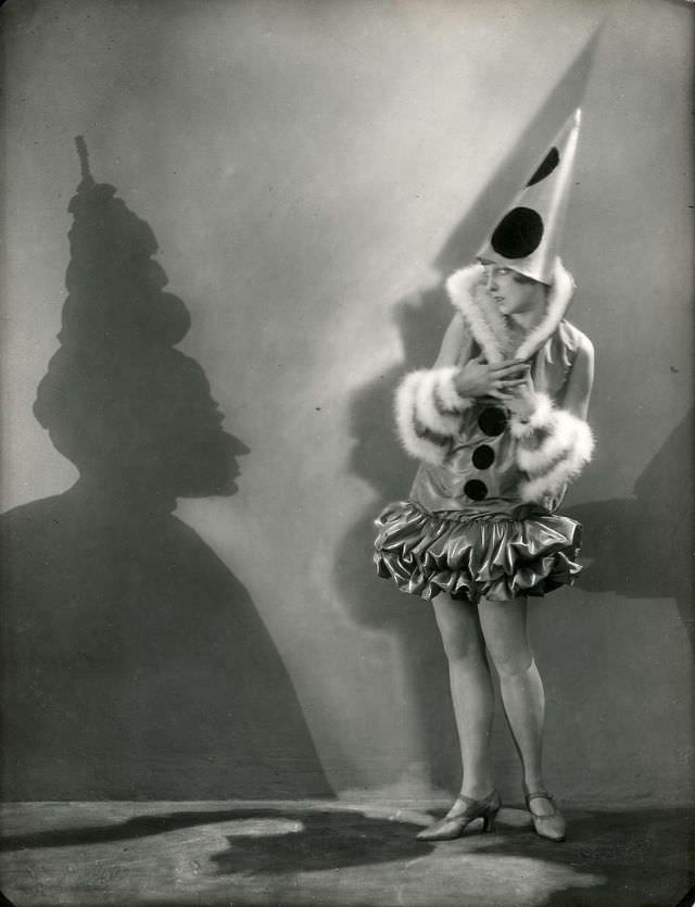 Beautiful Ladies in Stunning Costumes from Berlin 1928 Carnival