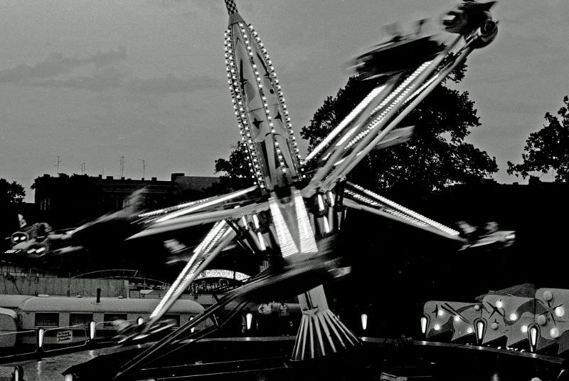 Fascinating Photos Showed Life in Berlin in 1970 by German photographer Heinrich Klaffs