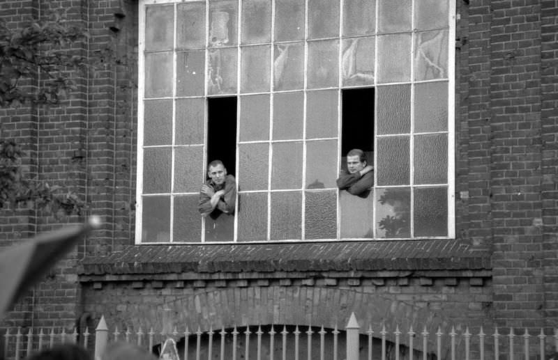 Fascinating Photos Showed Life in Berlin in 1970 by German photographer Heinrich Klaffs