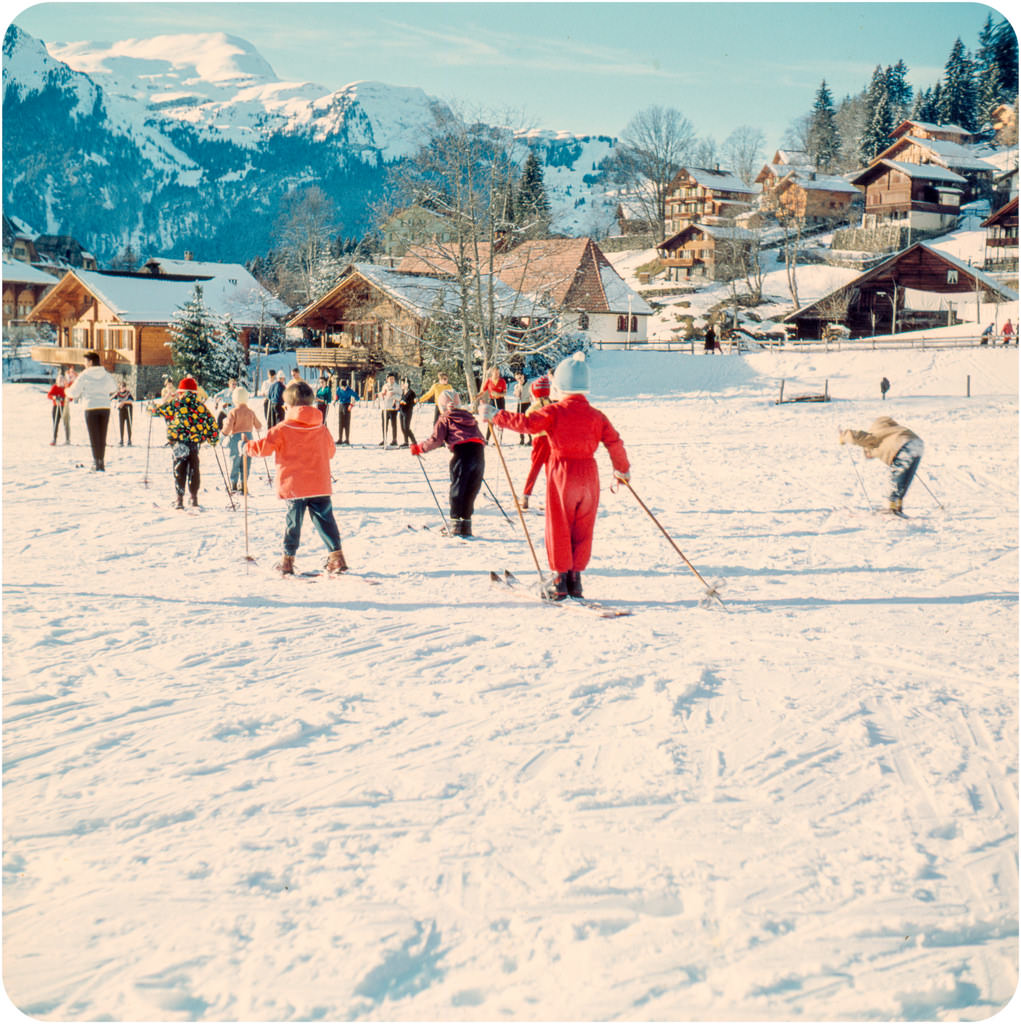 Fascinating Medium Format Color Photos Show Life in Bern, Switzerland, in the Winter of 1959