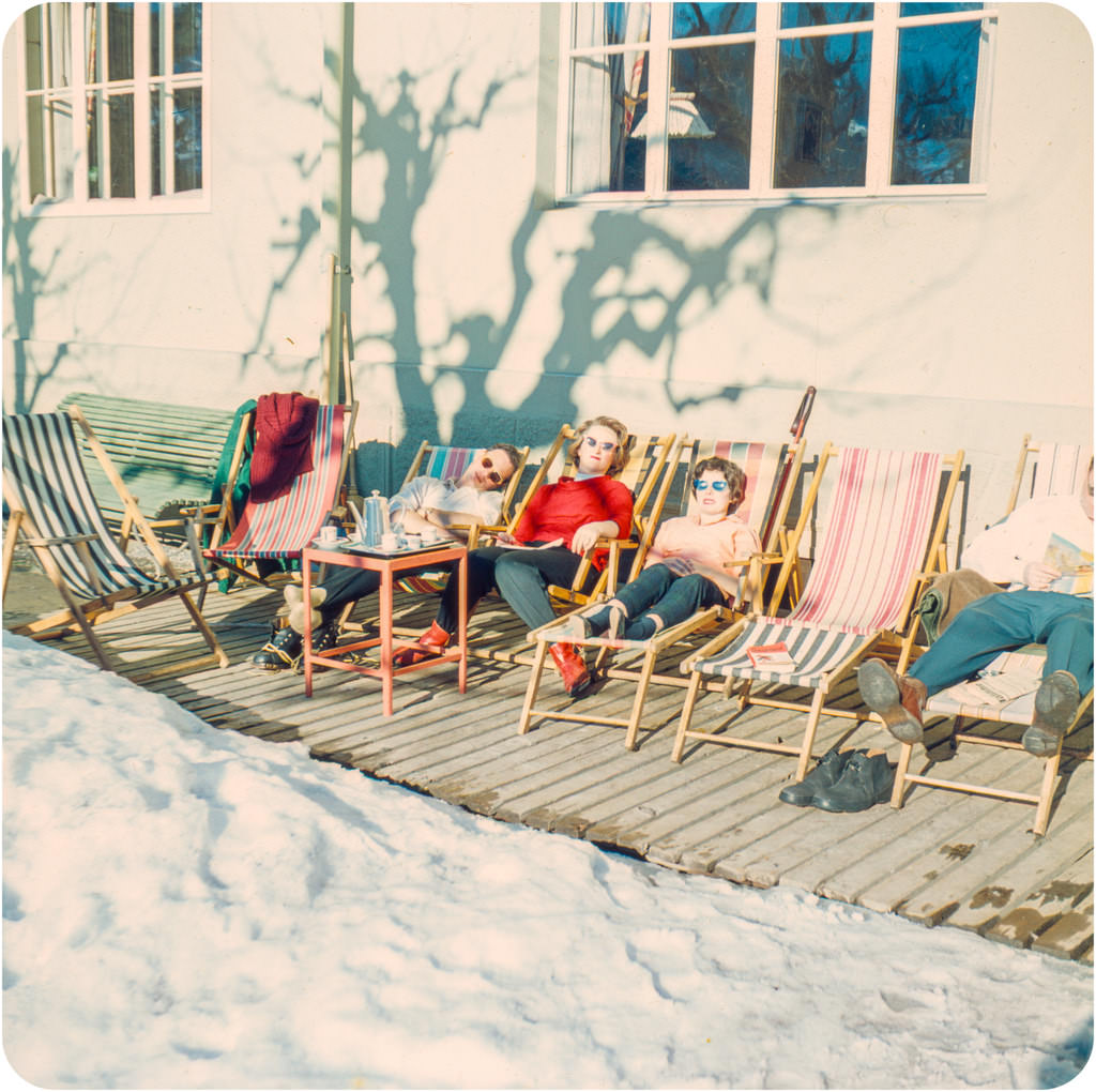 Fascinating Medium Format Color Photos Show Life in Bern, Switzerland, in the Winter of 1959