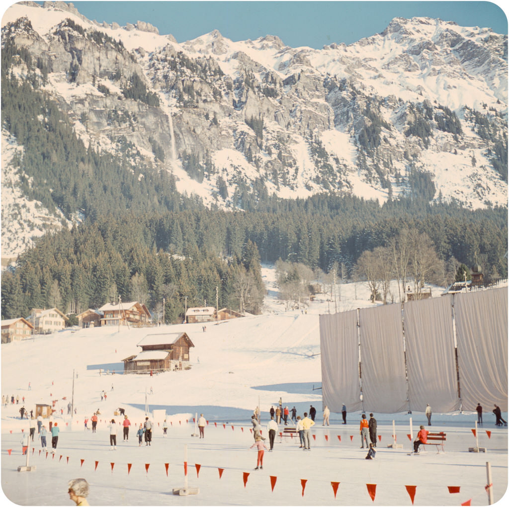 Fascinating Medium Format Color Photos Show Life in Bern, Switzerland, in the Winter of 1959