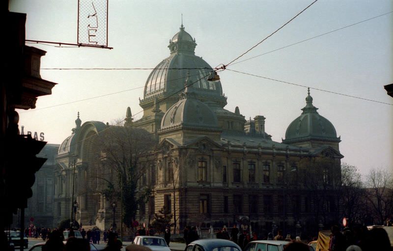 Bucharest street scenes, 1979